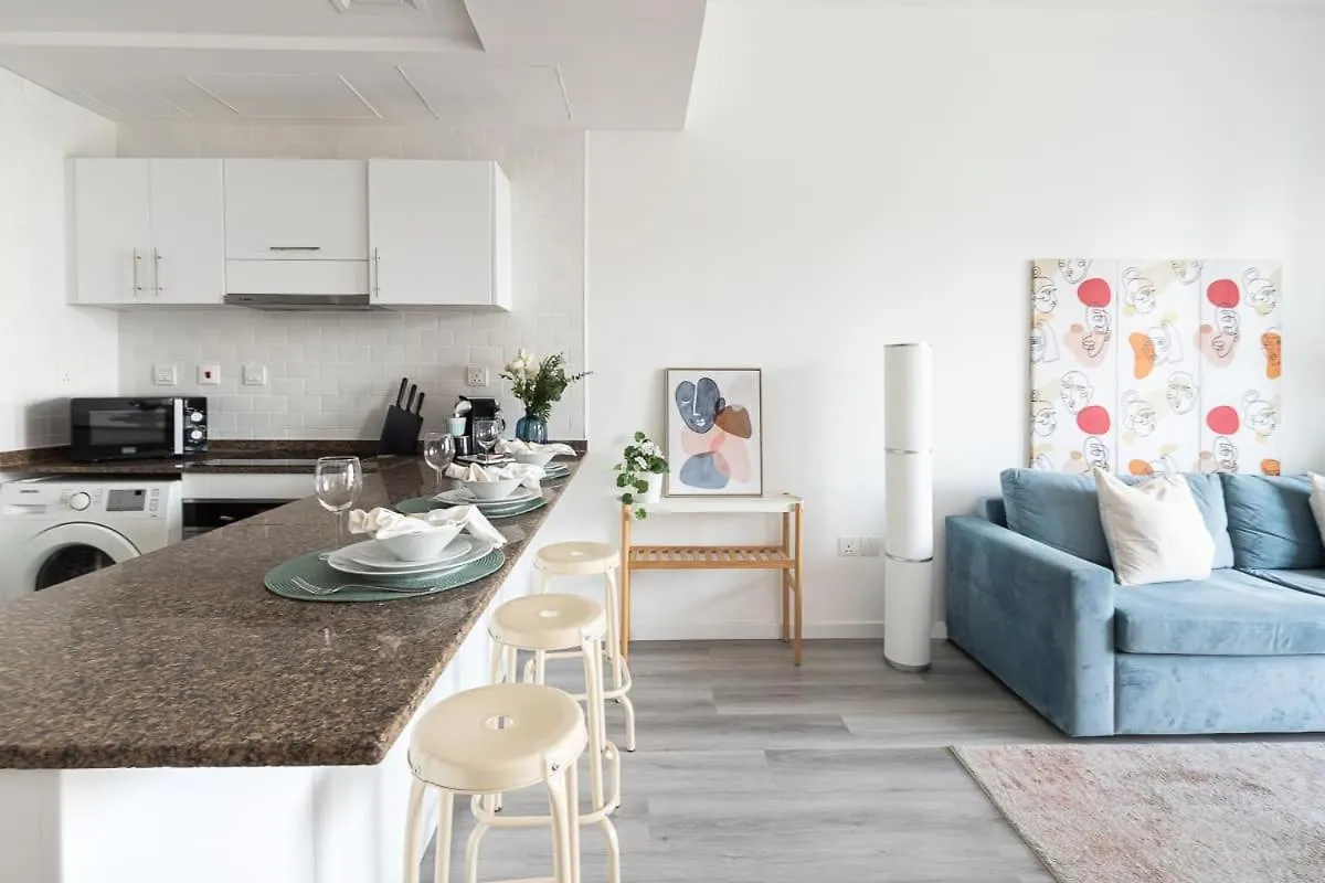 Frank Porter - Bay Central - West Tower Apartment Dubai